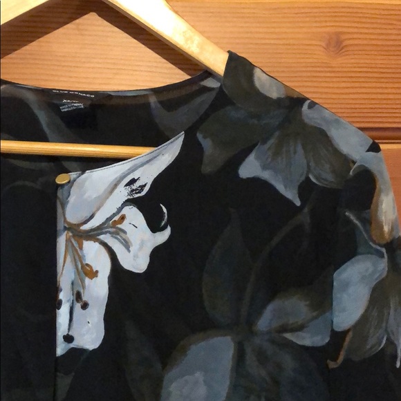 New Club Monaco silk tie front lily floral blouse - Picture 2 of 9